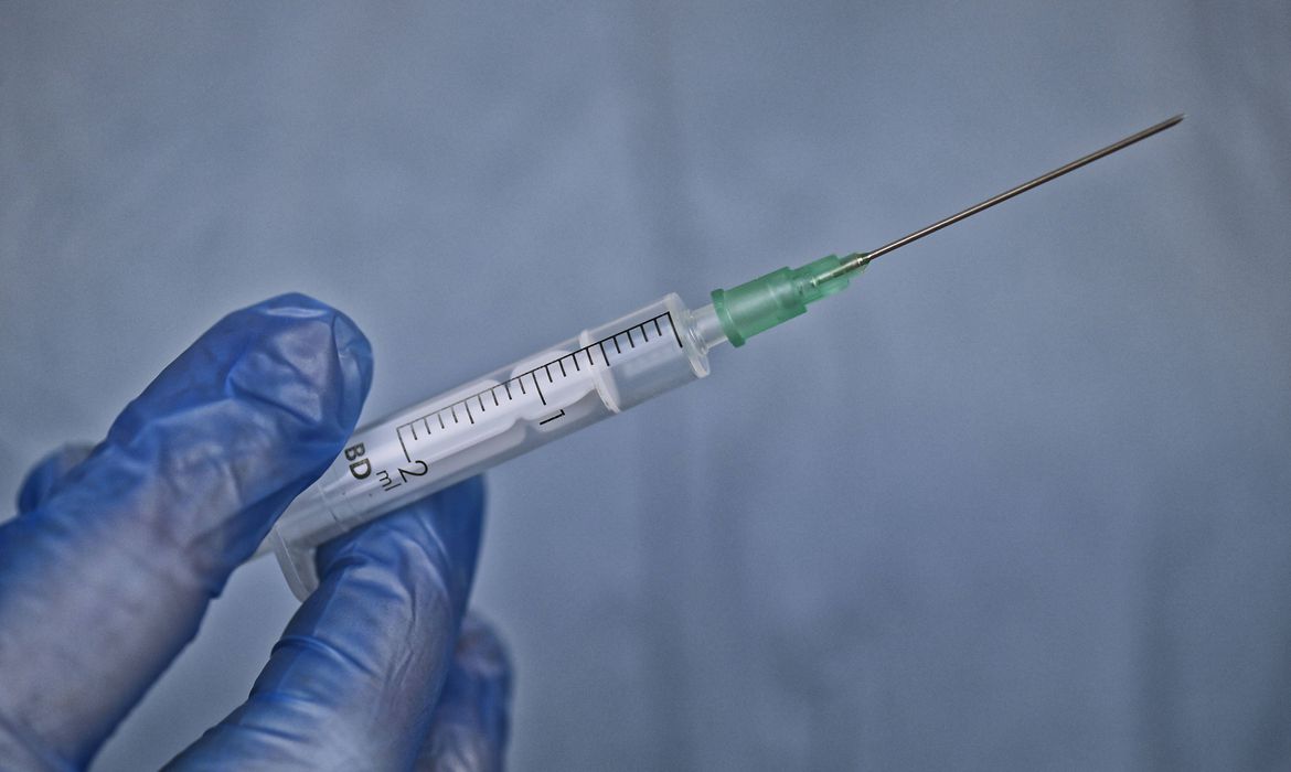 Brasil recebe hoje 1,02 milhão de vacinas do consórcio Covax-Facility |  Agência Brasil