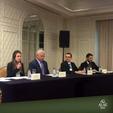 A partir da direita, Loraine Matos Fernandes, Aliada do Mato Grosso do Sul, Min. Alexandre de Souza Agra Belmonte, Gladson Mota, Presidente da ALAE, e Jorge Matsumoto, Aliado do Rio de Janeiro