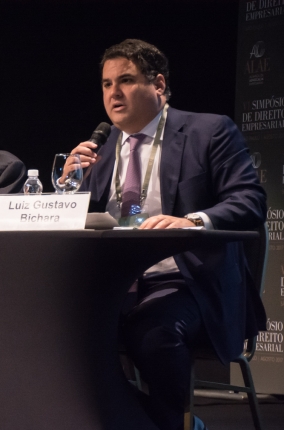 Luiz Gustavo Bichara, President of the Symposium, at the opening of the Symposium