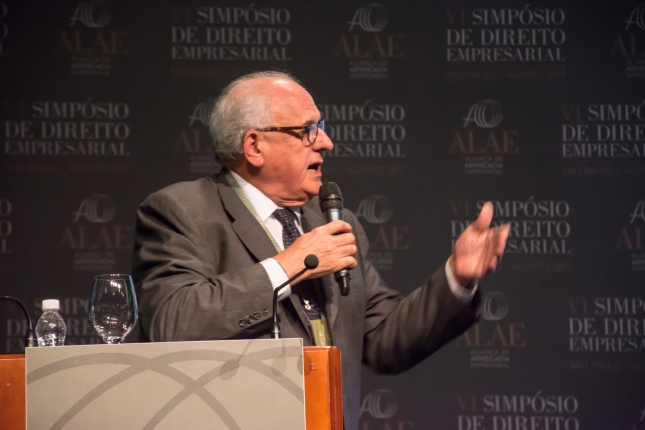 Retired Minister of the STF and Director of Institutional Relations and Compliance Policies of BTG Pactual Nelson Jobim in the panel "Compliance and Anticorruption"