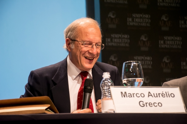 Doutor em Direito e Professor Marco Aurélio Greco dando palestra sobre “Provisões: Uma Nova Visão” no painel “Processo, Previsibilidade e Segurança Jurídica”