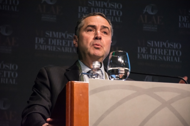STF Minister Luís Roberto Barroso in a lecture on "The Judicialization of Life: The Brazilian Institutional Moment"
