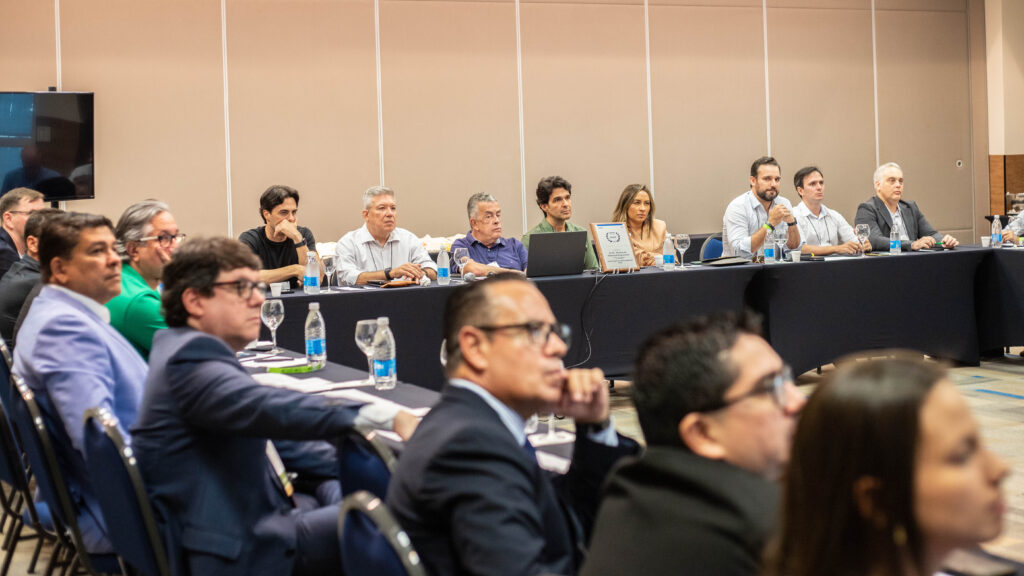 Reunião dos Aliados e clientes